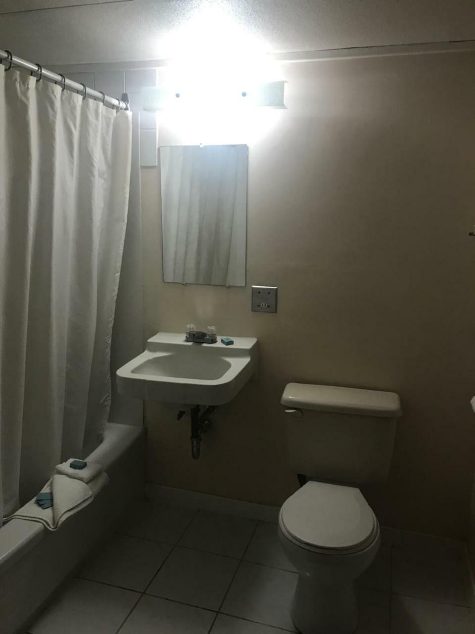 Oasis Hotel Cache Creek Kültér fotó